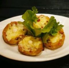 Tostones rellenos de ropa vieja