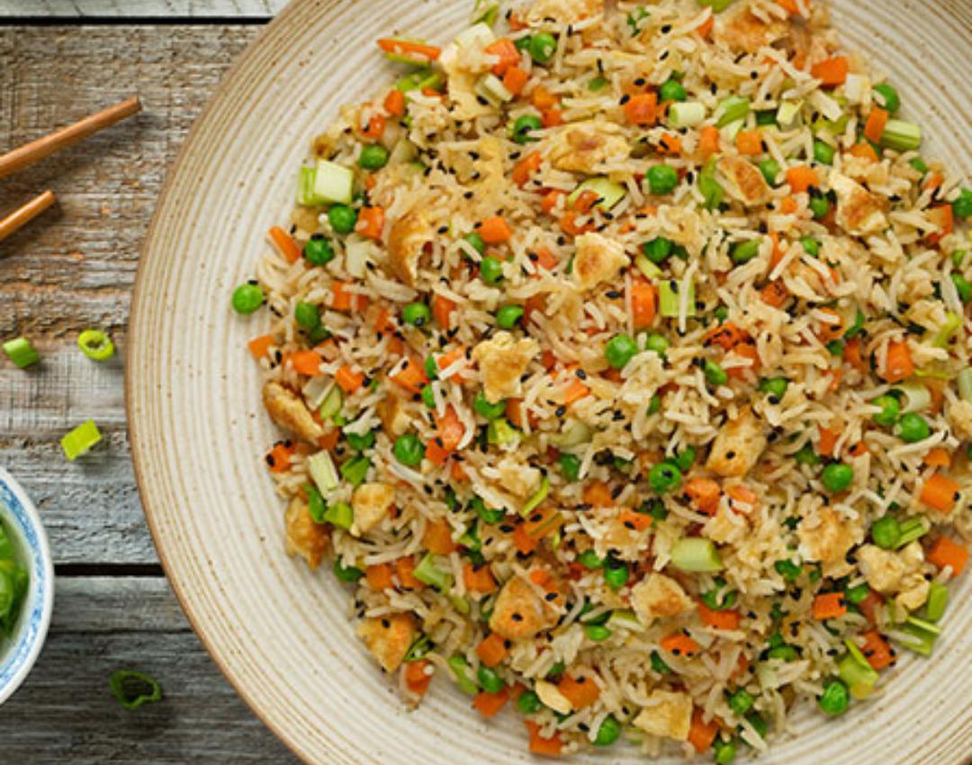 Saborea la fusión de sabores con un Arroz Frito